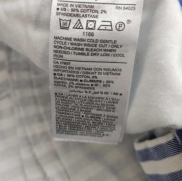 Old Navy Women's Everyday Shorts Size 6 Blue & White Stripe - Picture 7 of 10